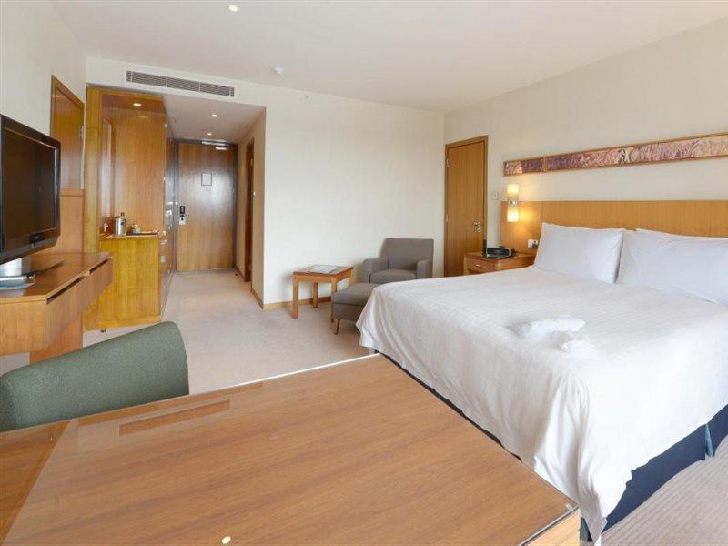 カナリー リバーサイド プラザ ホテル ロンドン エクステリア 写真 A room at the hotel